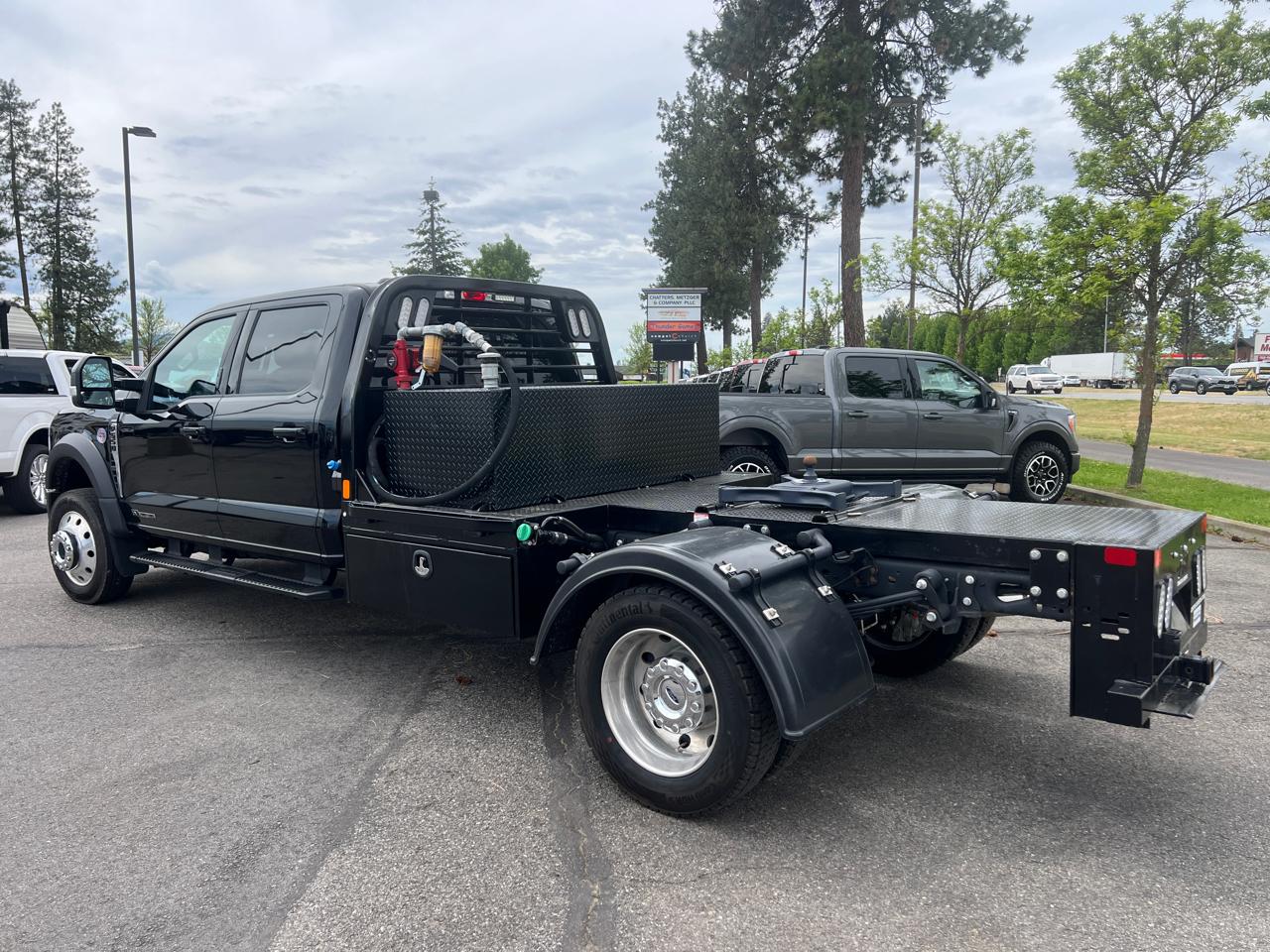 Ford Super Duty F-550 DRW Lariat 4WD Crew Cab 203" WB 84" CA 2024