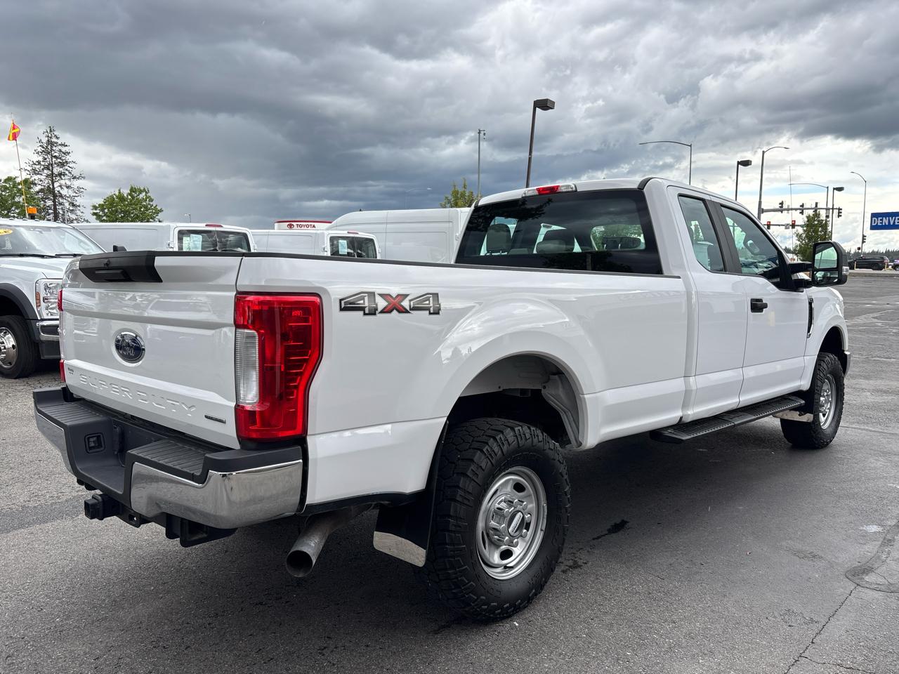 Ford Super Duty F-350 SRW XL 4WD SuperCab 8' Box 2017