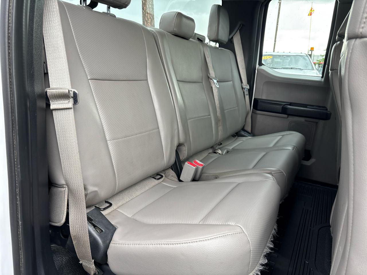 Ford Super Duty F-350 SRW XL 4WD SuperCab 8' Box 2017
