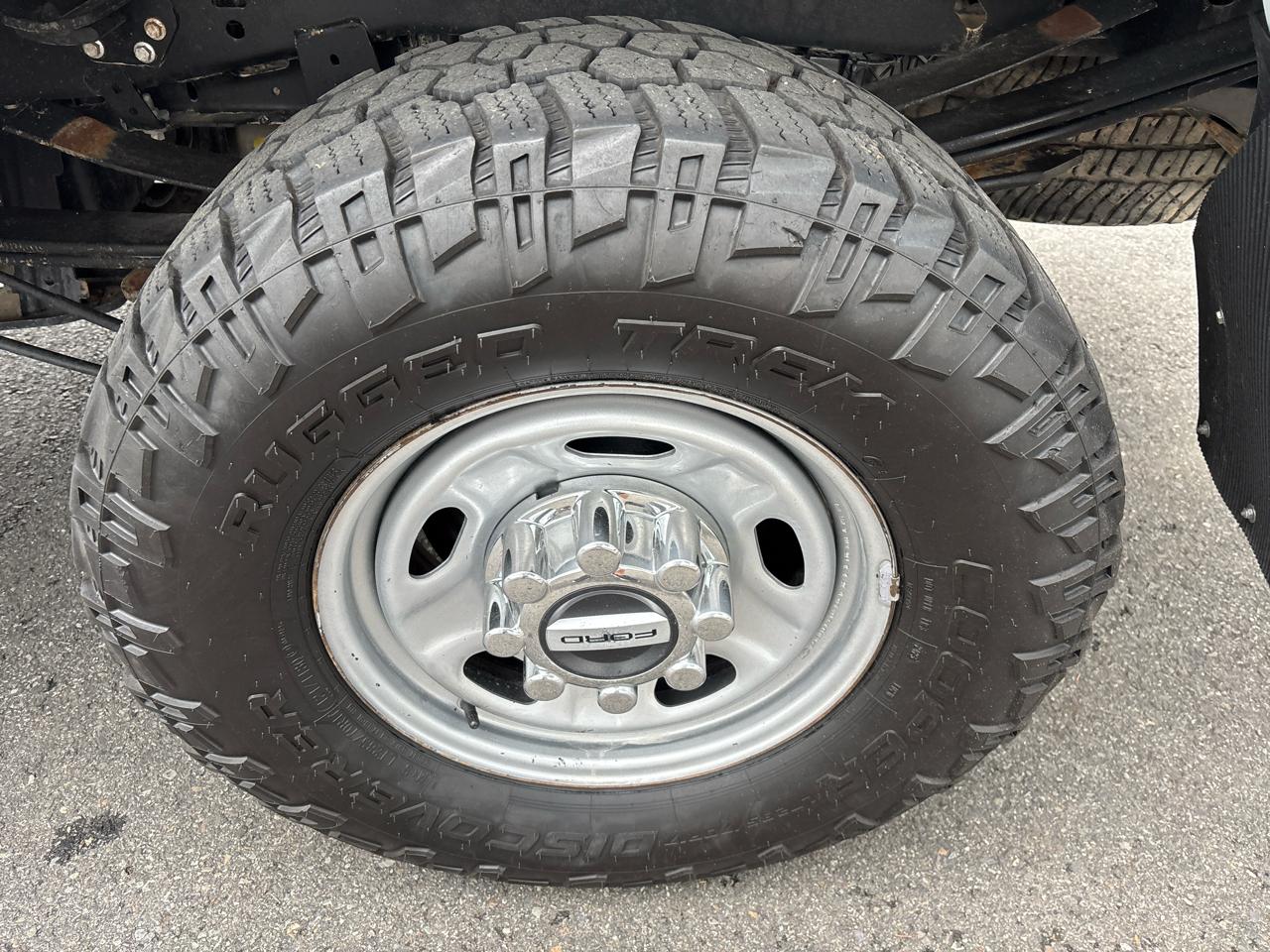 Ford Super Duty F-350 SRW XL 4WD SuperCab 8' Box 2017