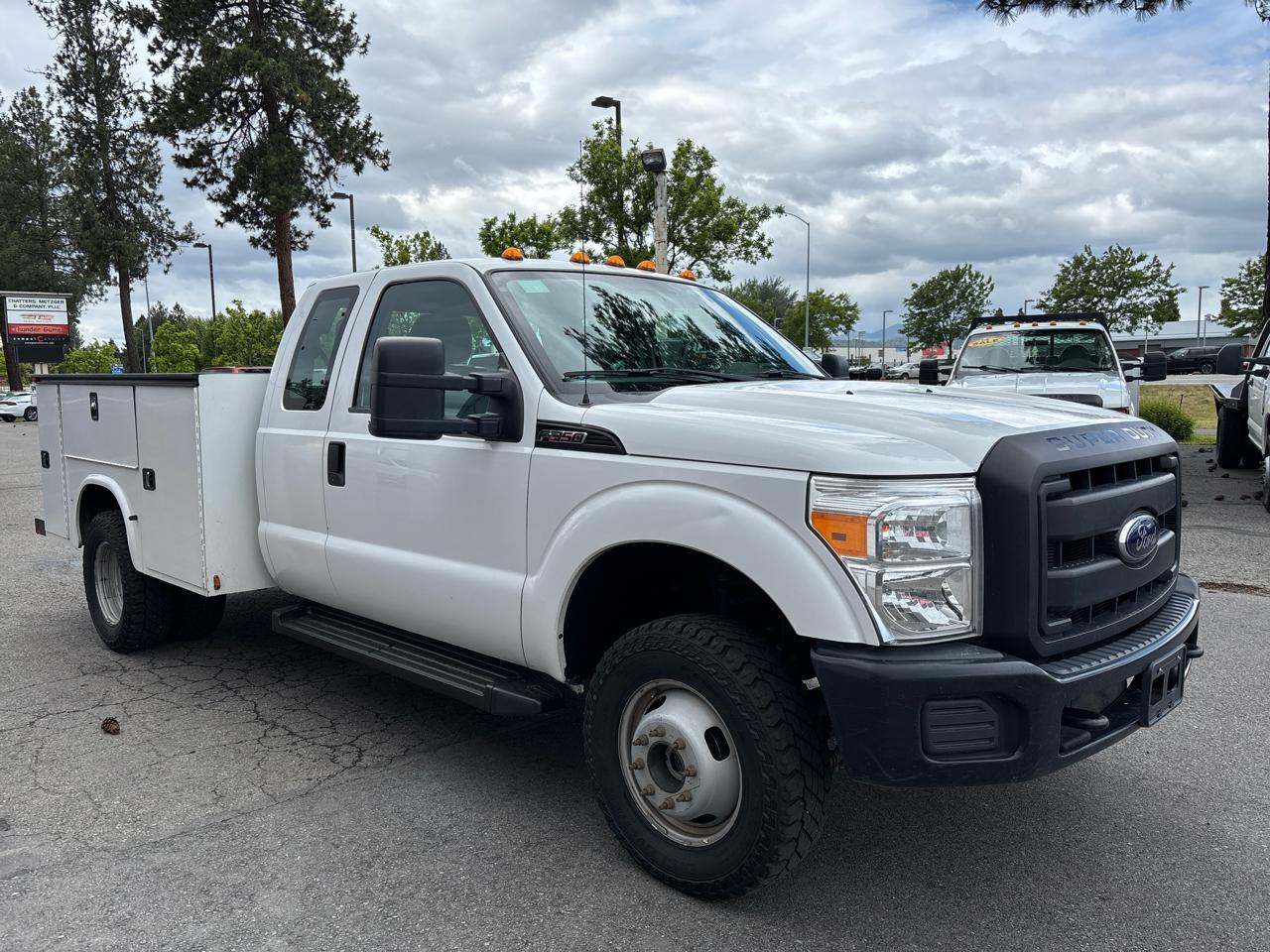 Ford Super Duty F-350 DRW 4WD SuperCab 158" XL 2016