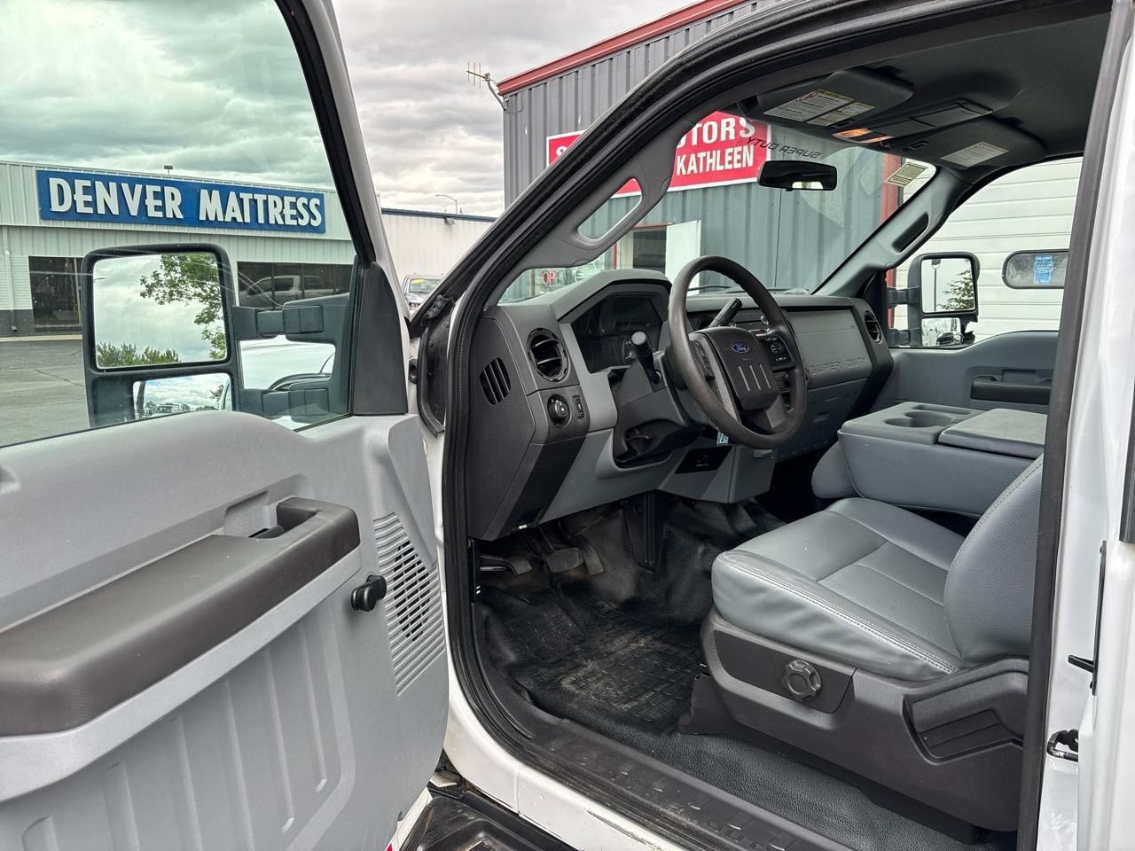 Ford Super Duty F-350 DRW 4WD SuperCab 158" XL 2016