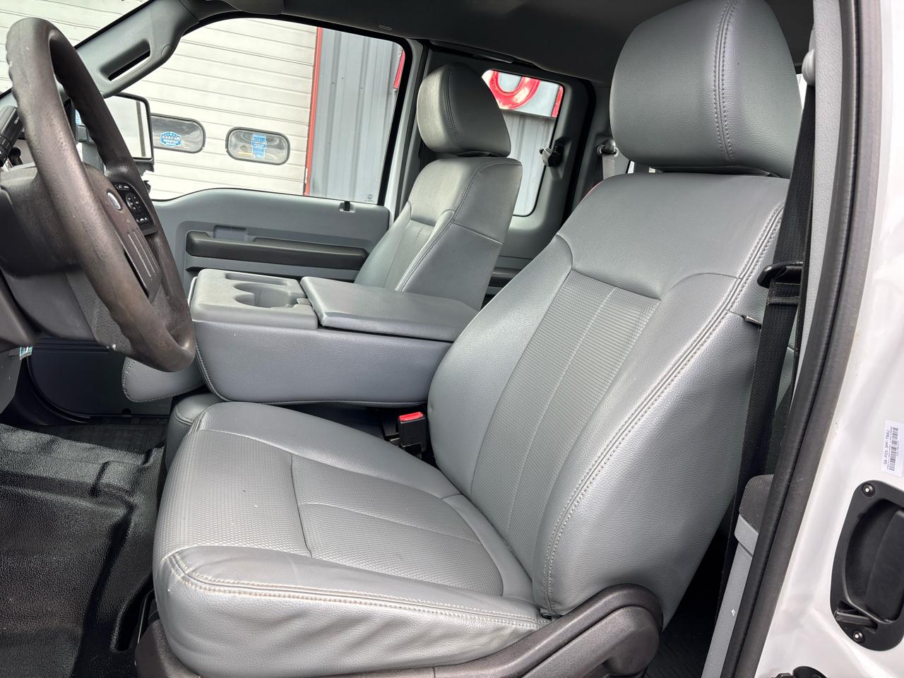 Ford Super Duty F-350 DRW 4WD SuperCab 158" XL 2016