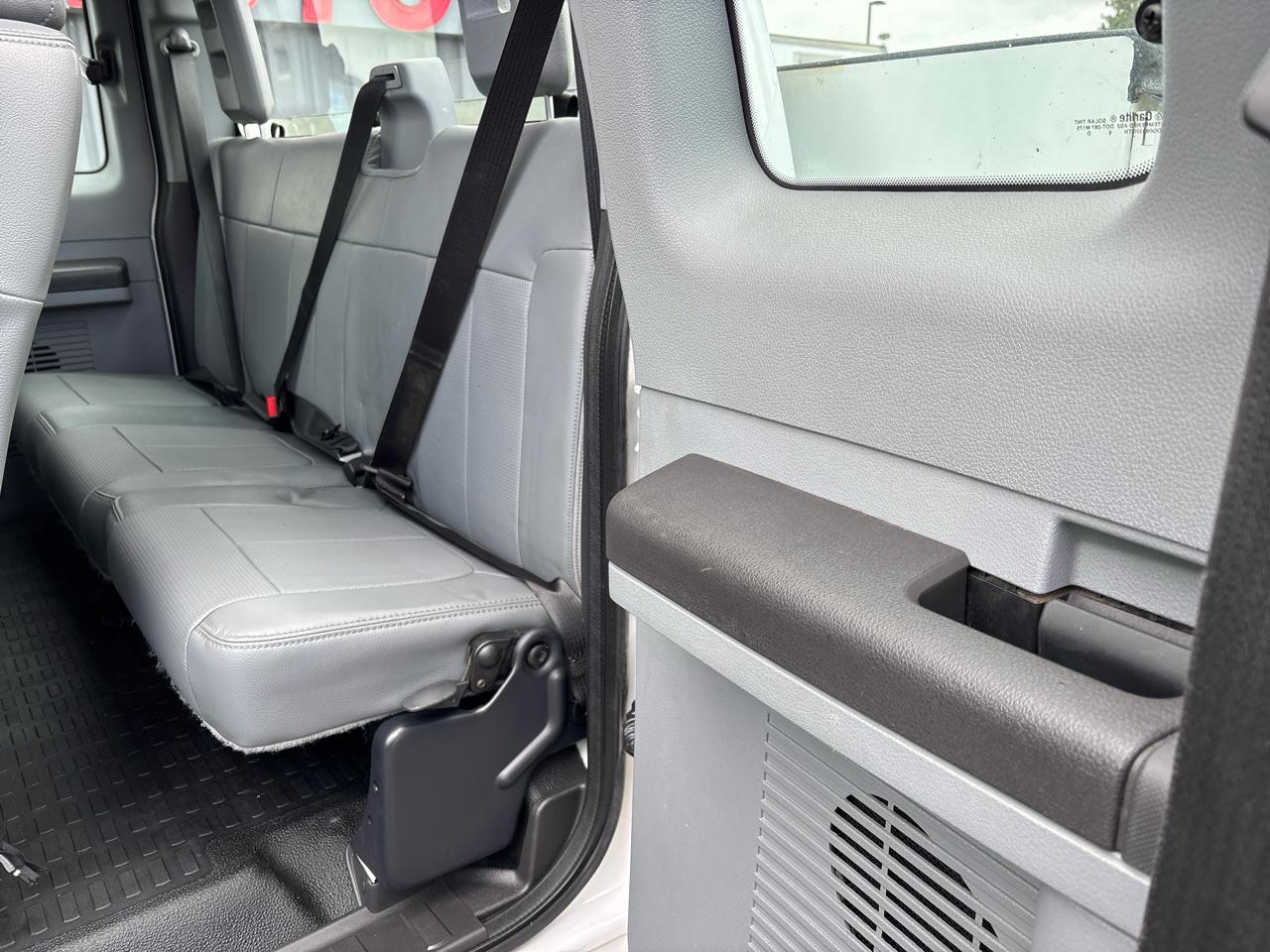 Ford Super Duty F-350 DRW 4WD SuperCab 158" XL 2016