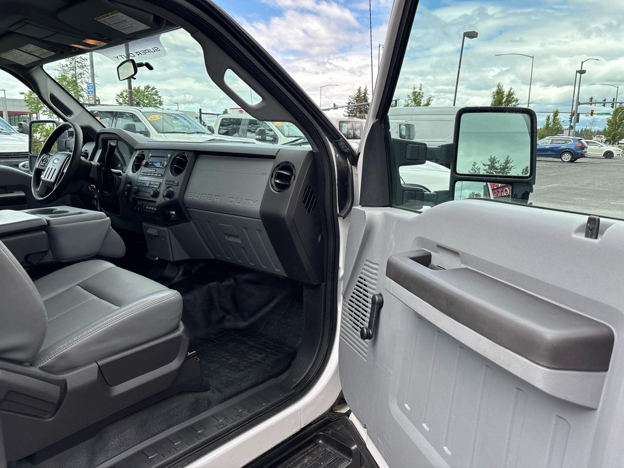 Ford Super Duty F-350 DRW 4WD SuperCab 158" XL 2016