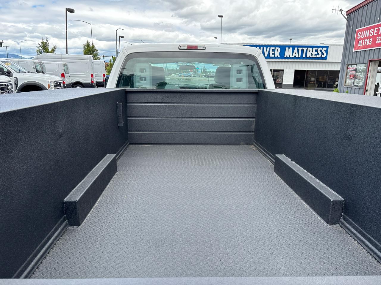 Ford Super Duty F-350 DRW 4WD SuperCab 158" XL 2016