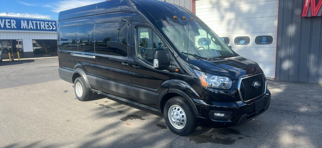 Ford Transit Passenger Wagon T-350 HD 148" EL High Roof XLT DRW AWD 2024