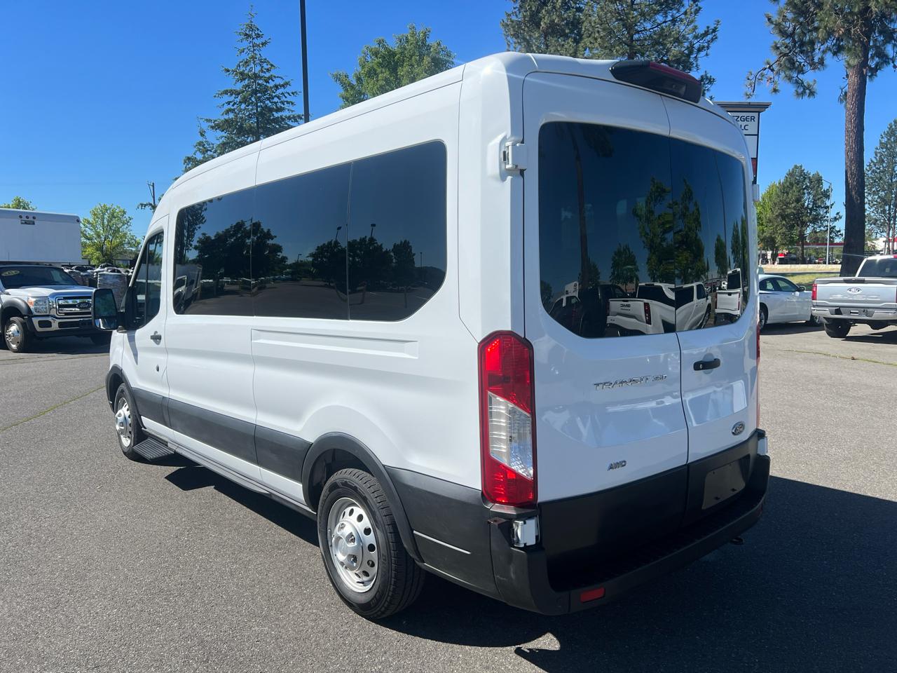 Ford Transit Passenger Wagon T-350 148" Med Roof XL Sliding RH Dr 2021