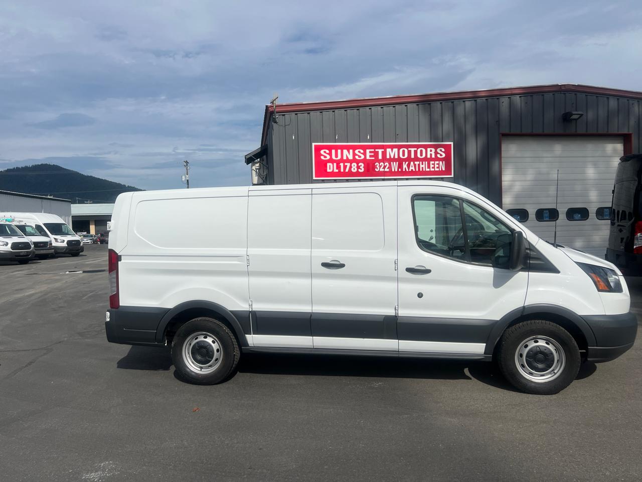 Ford Transit Van T-150 130" Low Rf 8600 GVWR Swing-Out RH Dr 2018