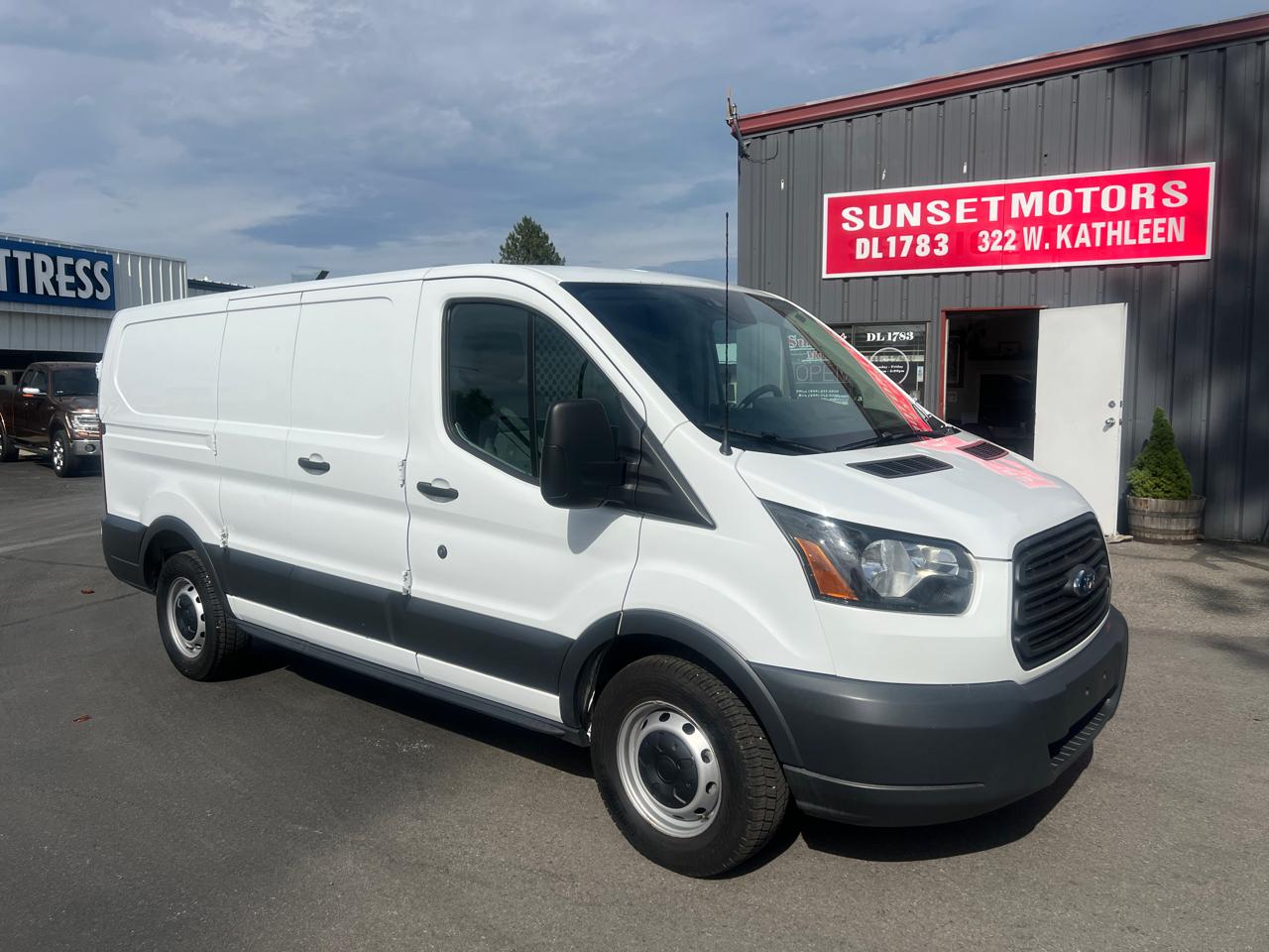 Ford Transit Van T-150 130" Low Rf 8600 GVWR Swing-Out RH Dr 2018