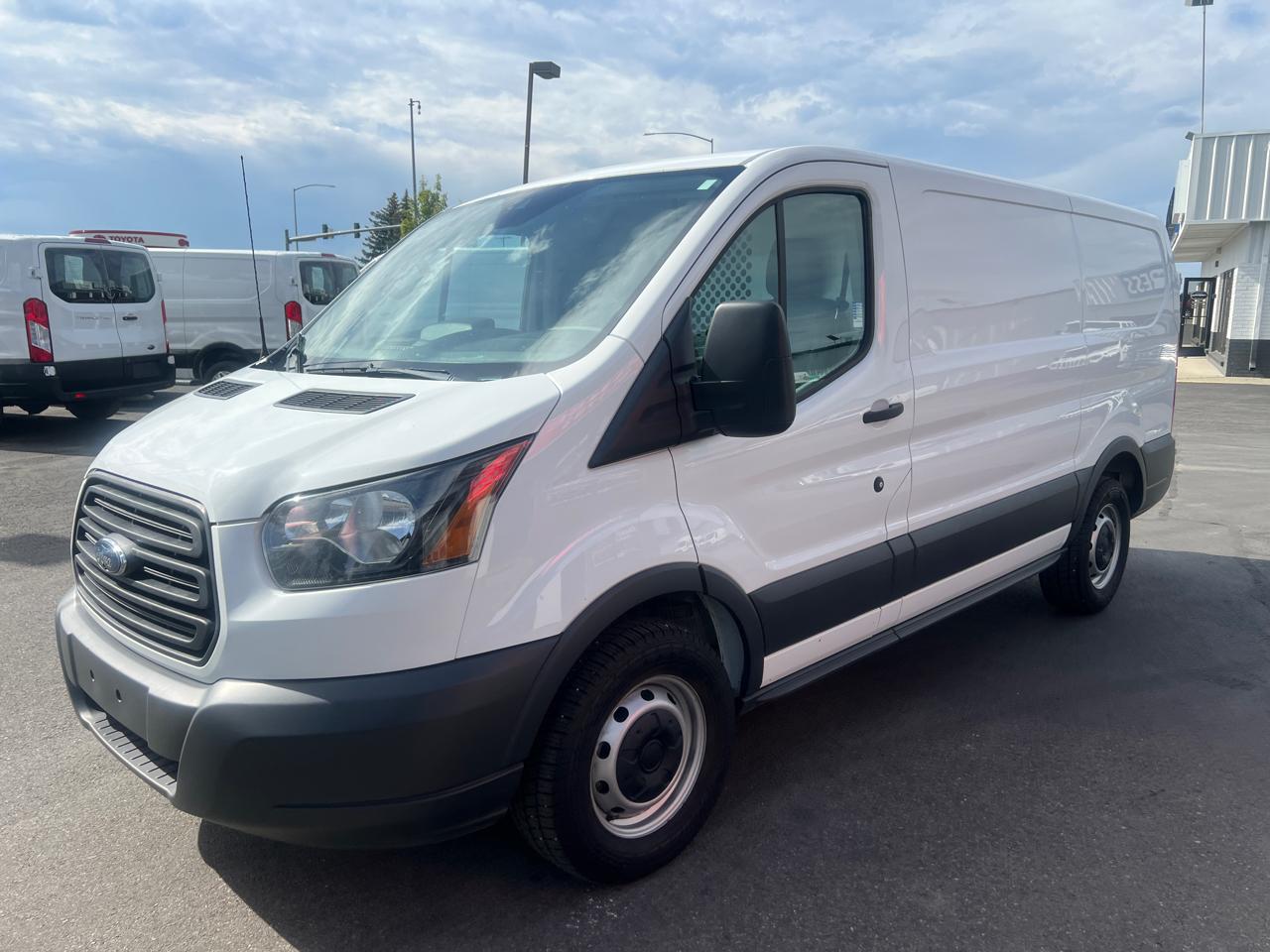 Ford Transit Van T-150 130" Low Rf 8600 GVWR Swing-Out RH Dr 2018