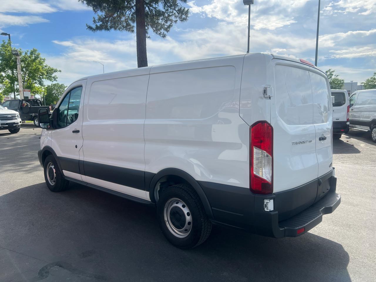 Ford Transit Van T-150 130" Low Rf 8600 GVWR Swing-Out RH Dr 2018