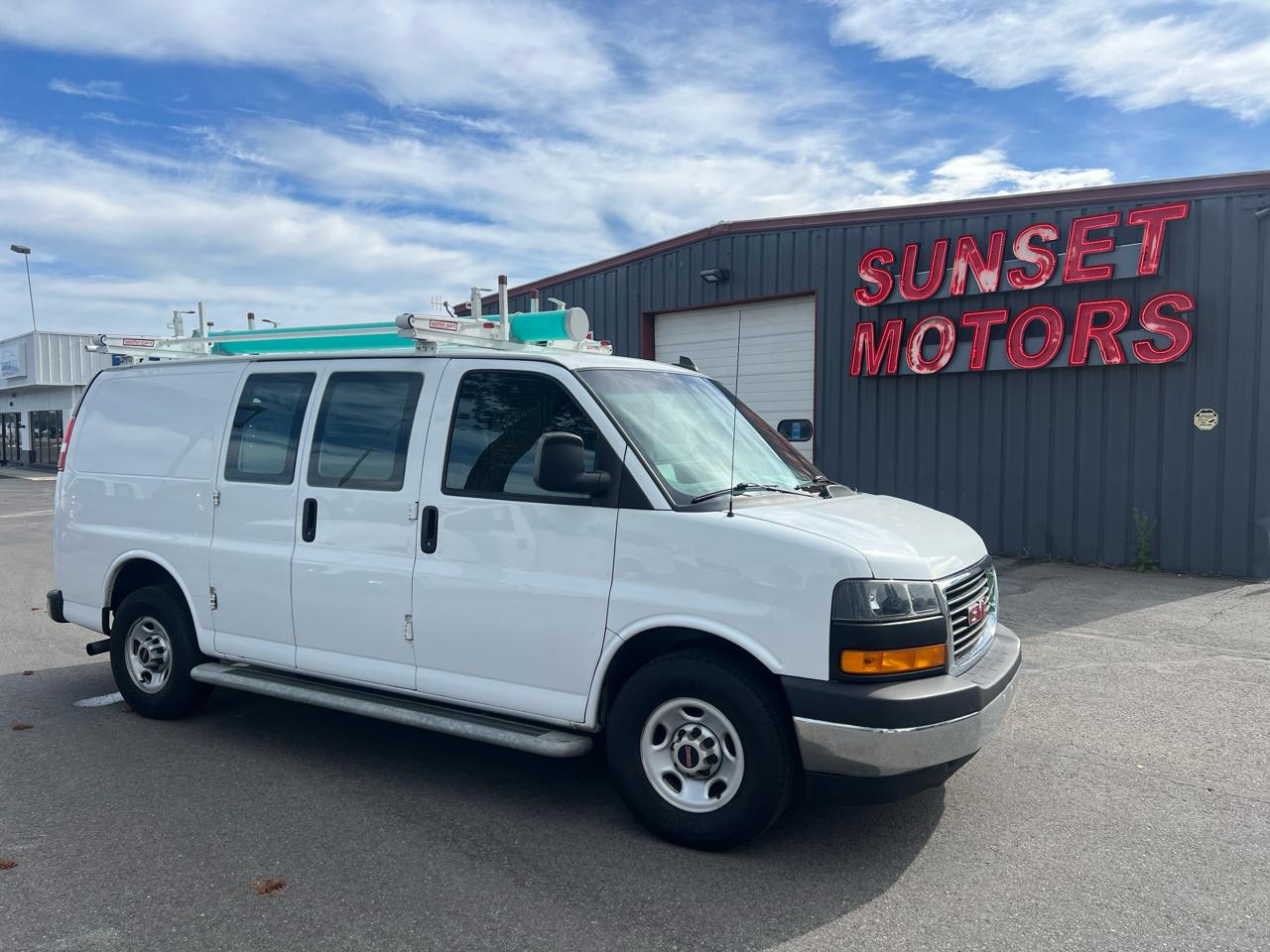 2020 GMC Savana Cargo Van RWD 2500 135"