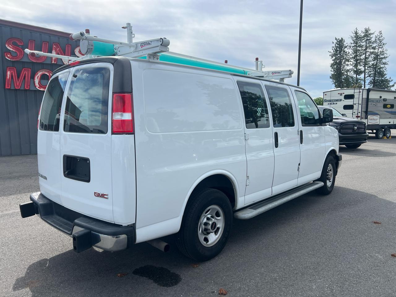 GMC Savana Cargo Van RWD 2500 135" 2020