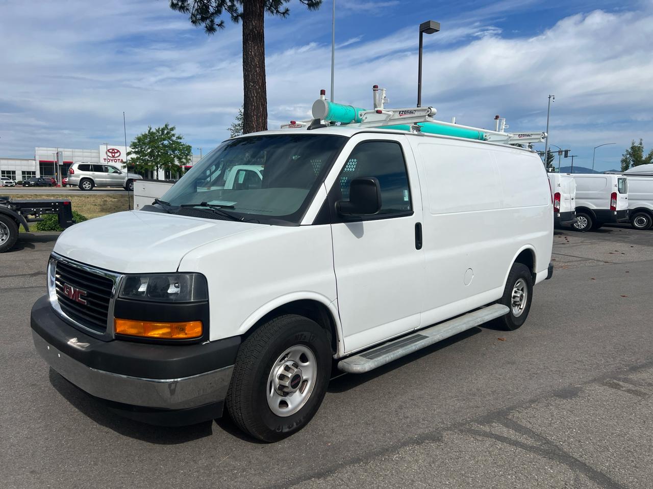 GMC Savana Cargo Van RWD 2500 135" 2020