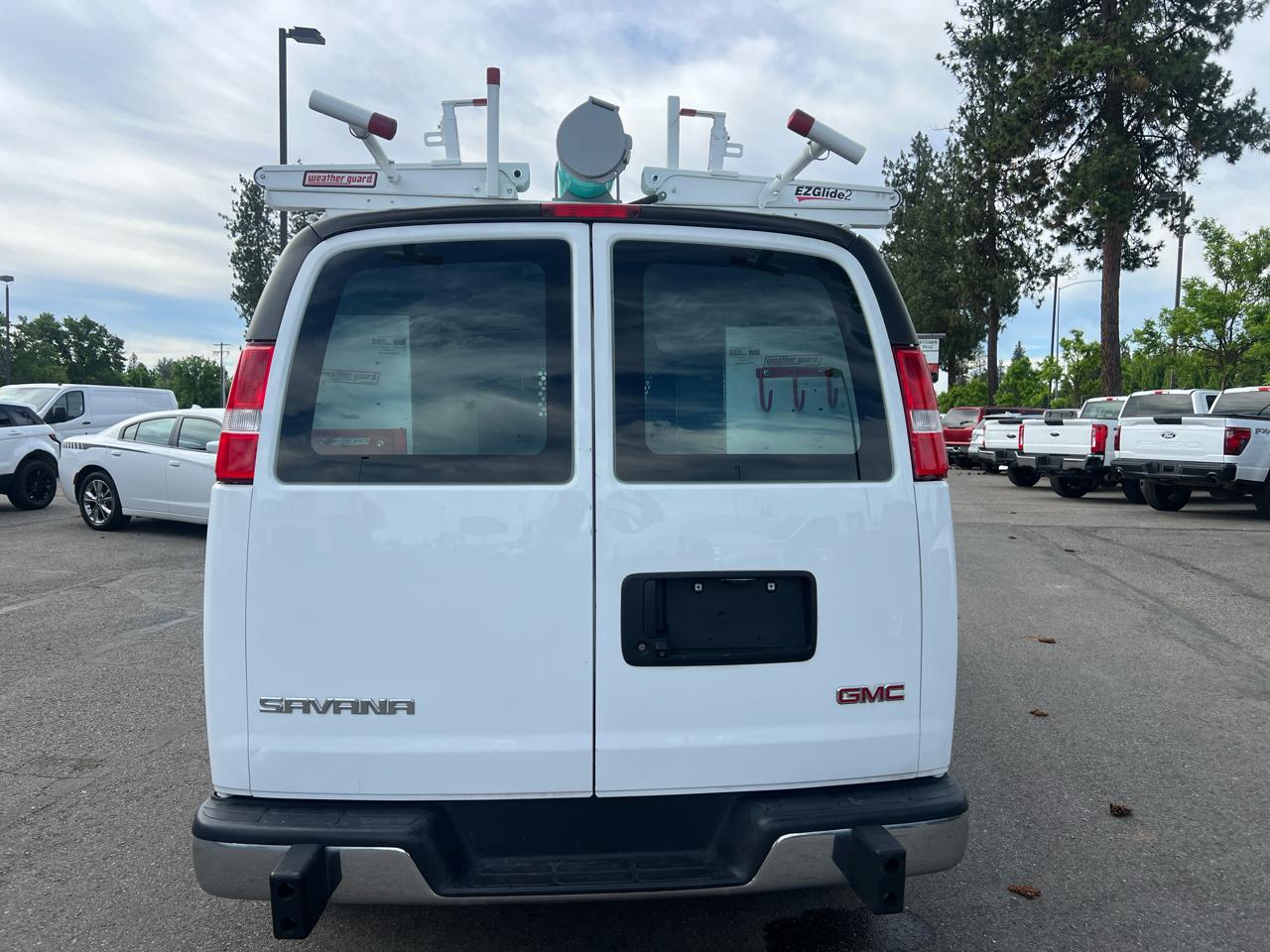 GMC Savana Cargo Van RWD 2500 135" 2020