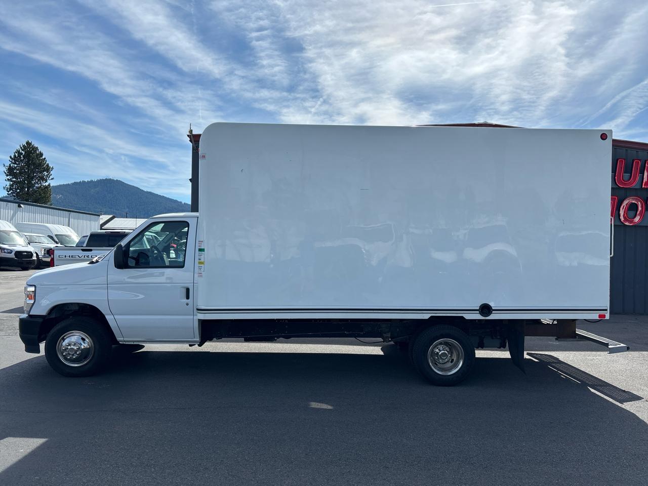 Ford E-Series Cutaway E-450 DRW 158" WB 2024