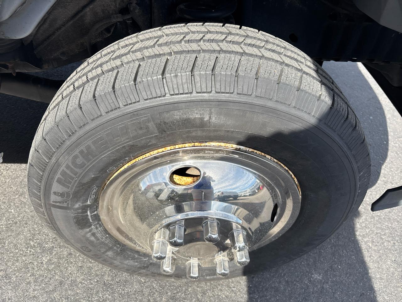 Ford E-Series Cutaway E-450 DRW 158" WB 2024