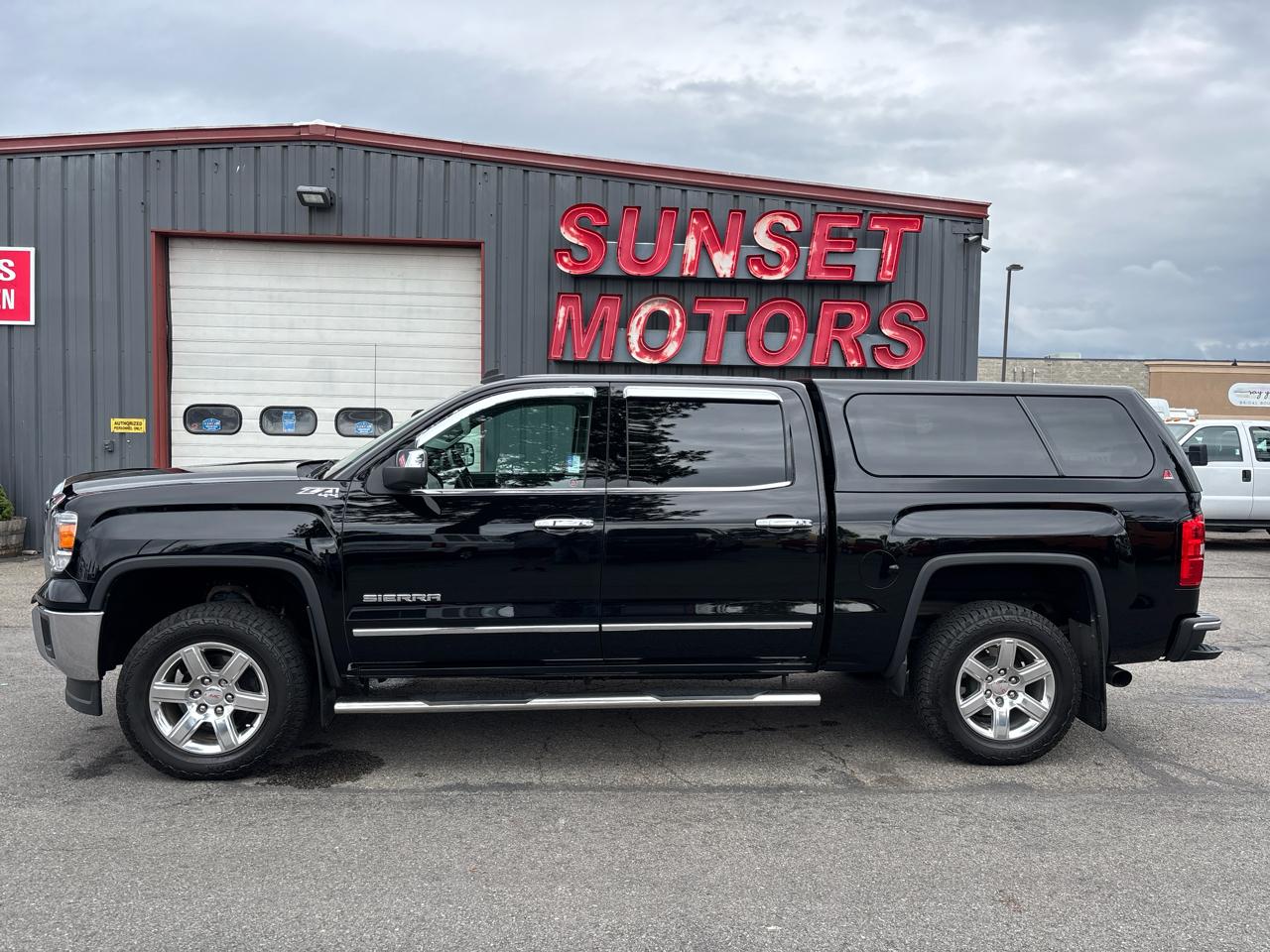 GMC Sierra 1500 4WD Crew Cab 143.5" SLT 2014