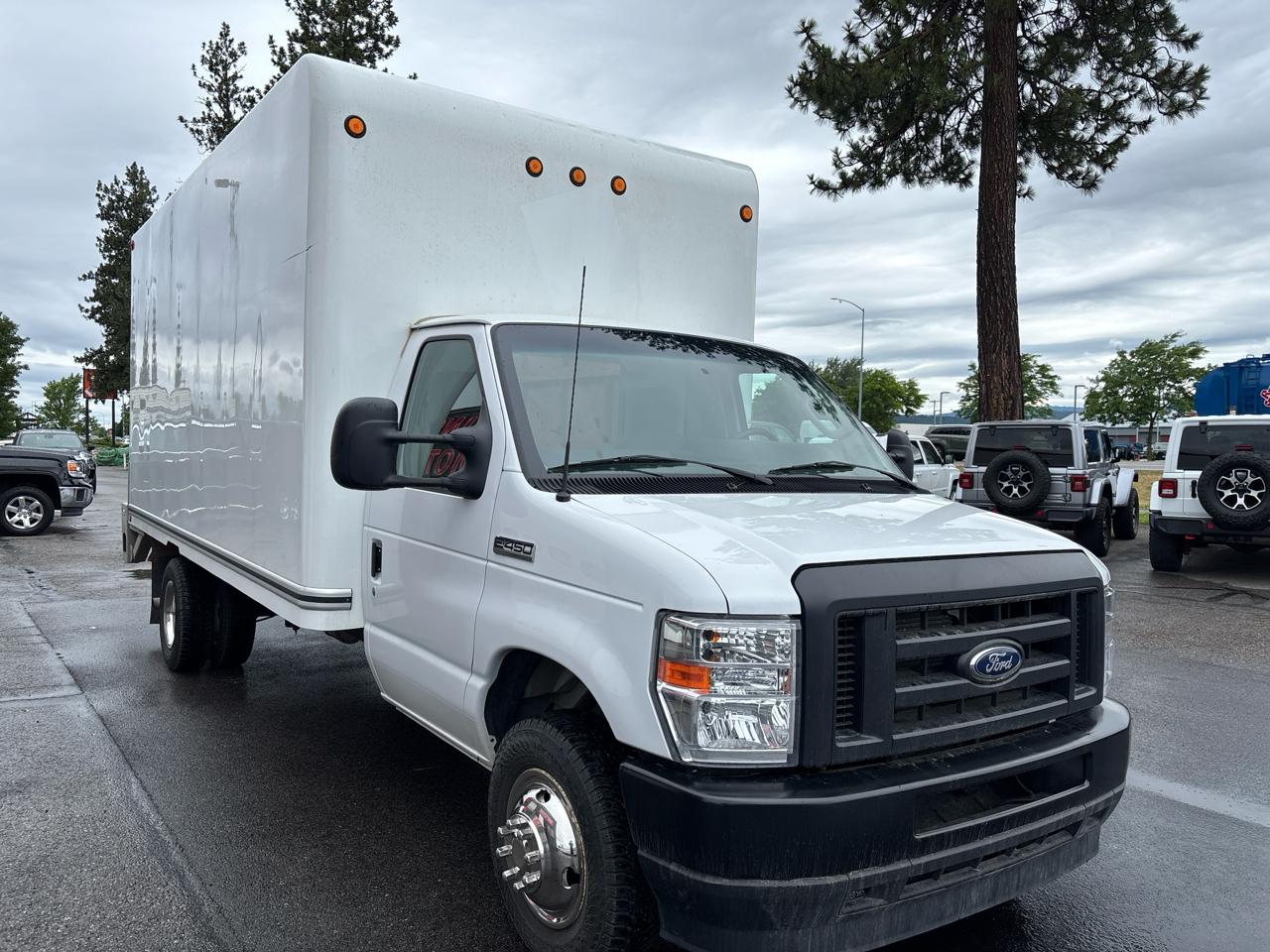 Ford E-Series Cutaway E-450 DRW 158" WB 2023