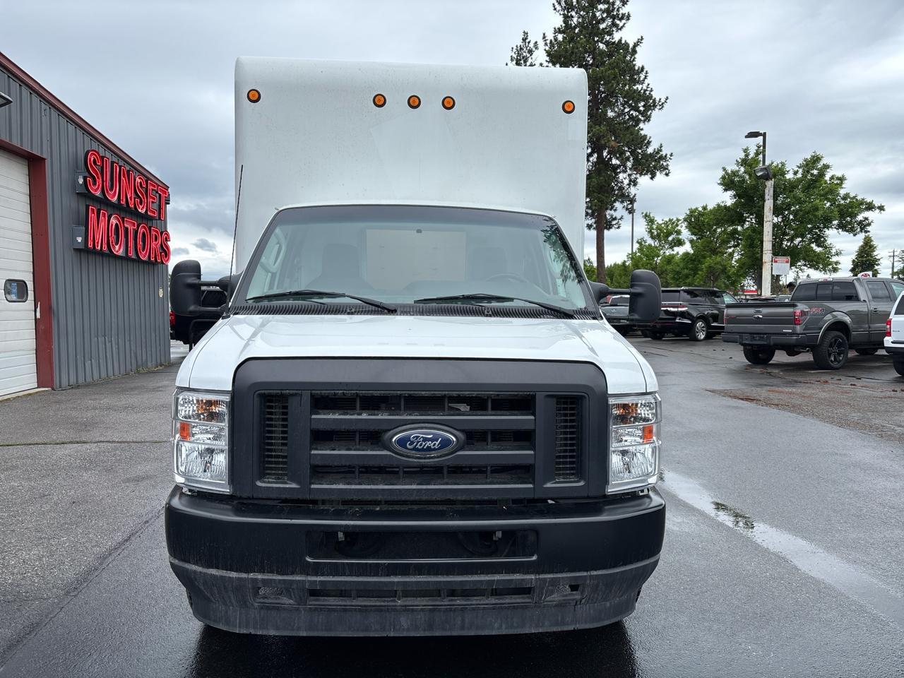 Ford E-Series Cutaway E-450 DRW 158" WB 2023