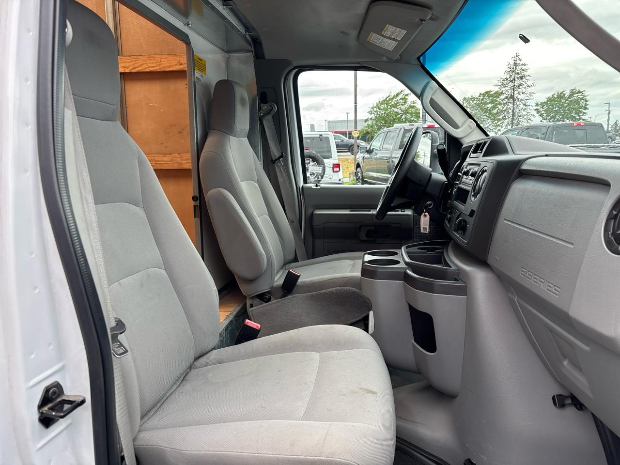 Ford E-Series Cutaway E-450 DRW 158" WB 2023