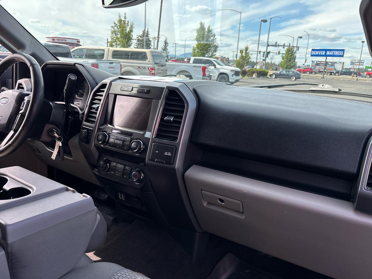 Ford F-150 4WD SuperCrew 145" XLT 2019