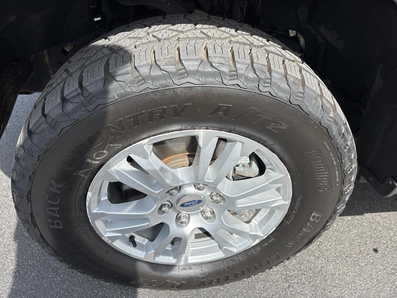 Ford F-150 4WD SuperCrew 145" XLT 2019