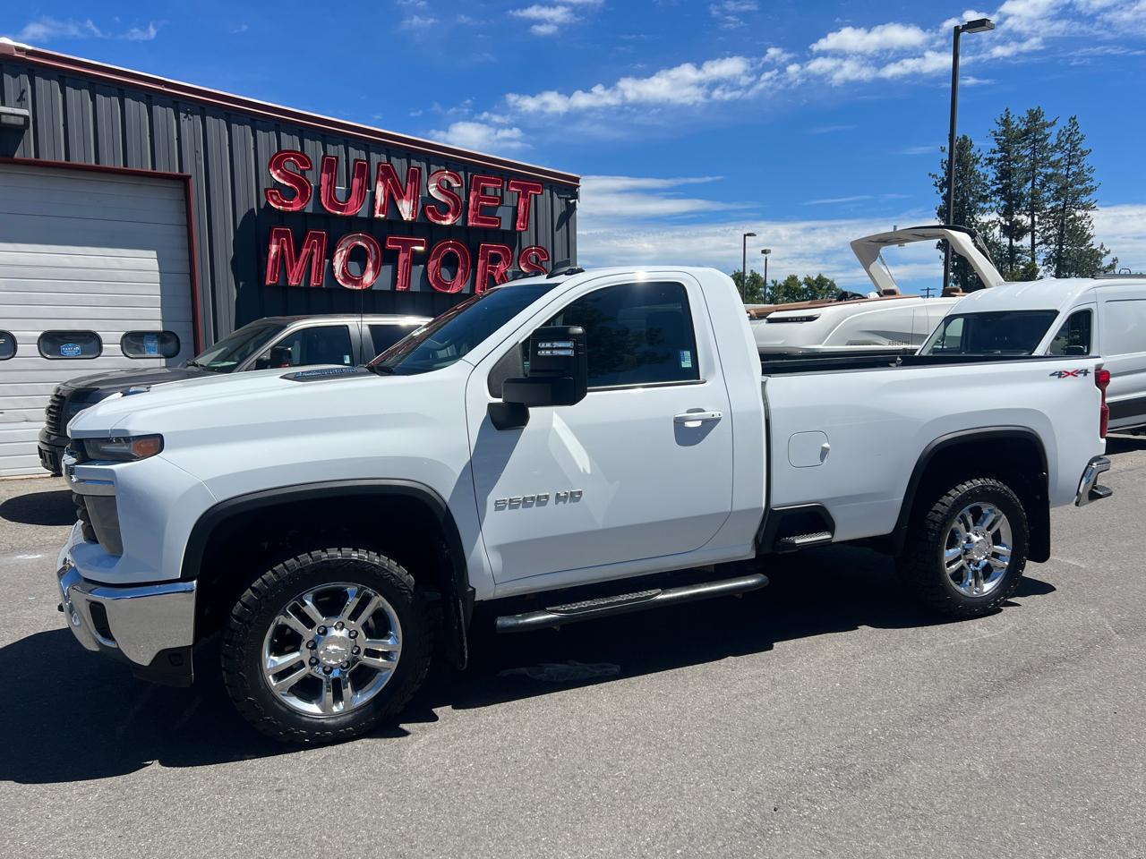 Chevrolet Silverado 3500HD 4WD Reg Cab 142" LT 2024