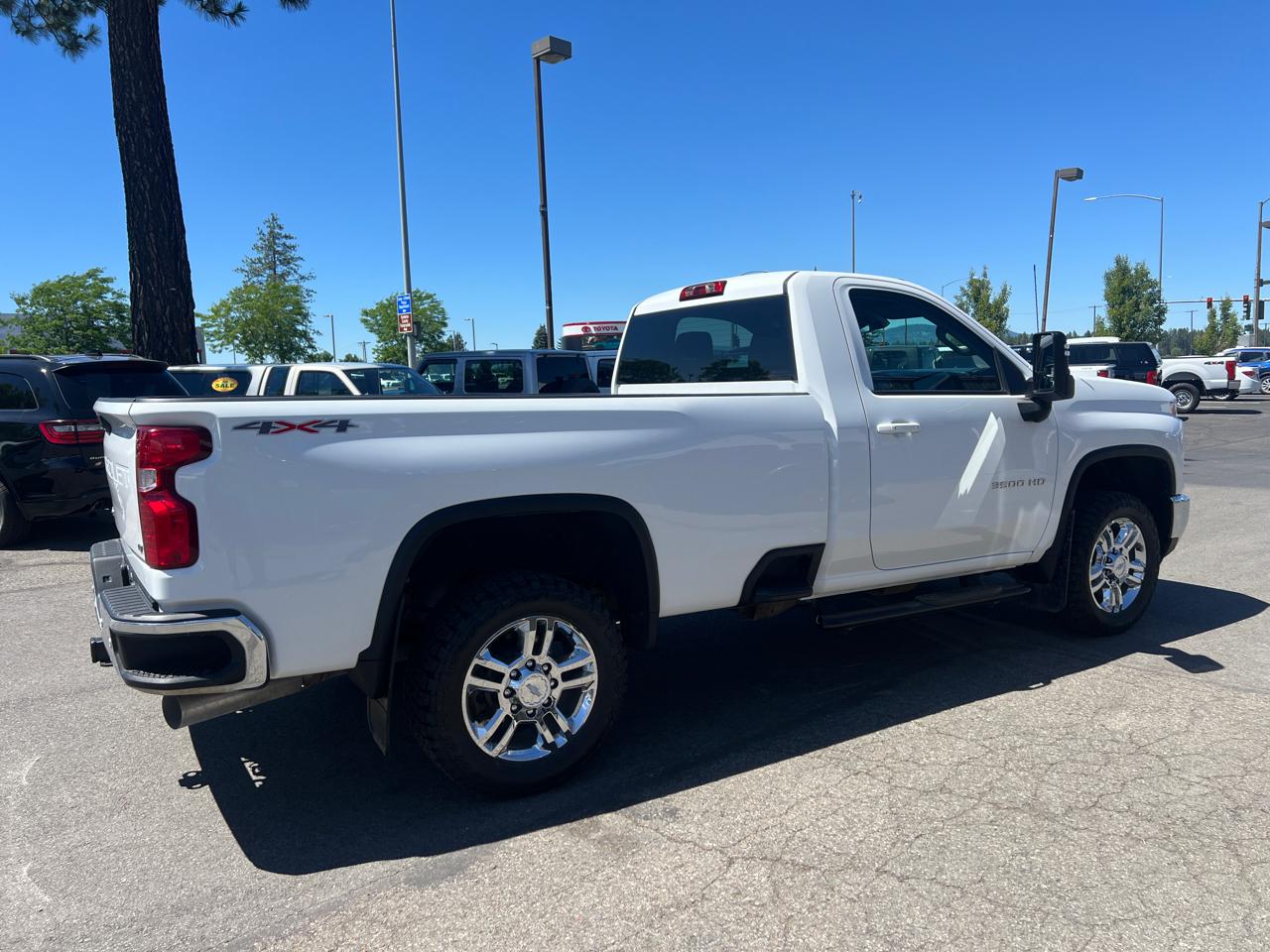Chevrolet Silverado 3500HD 4WD Reg Cab 142" LT 2024