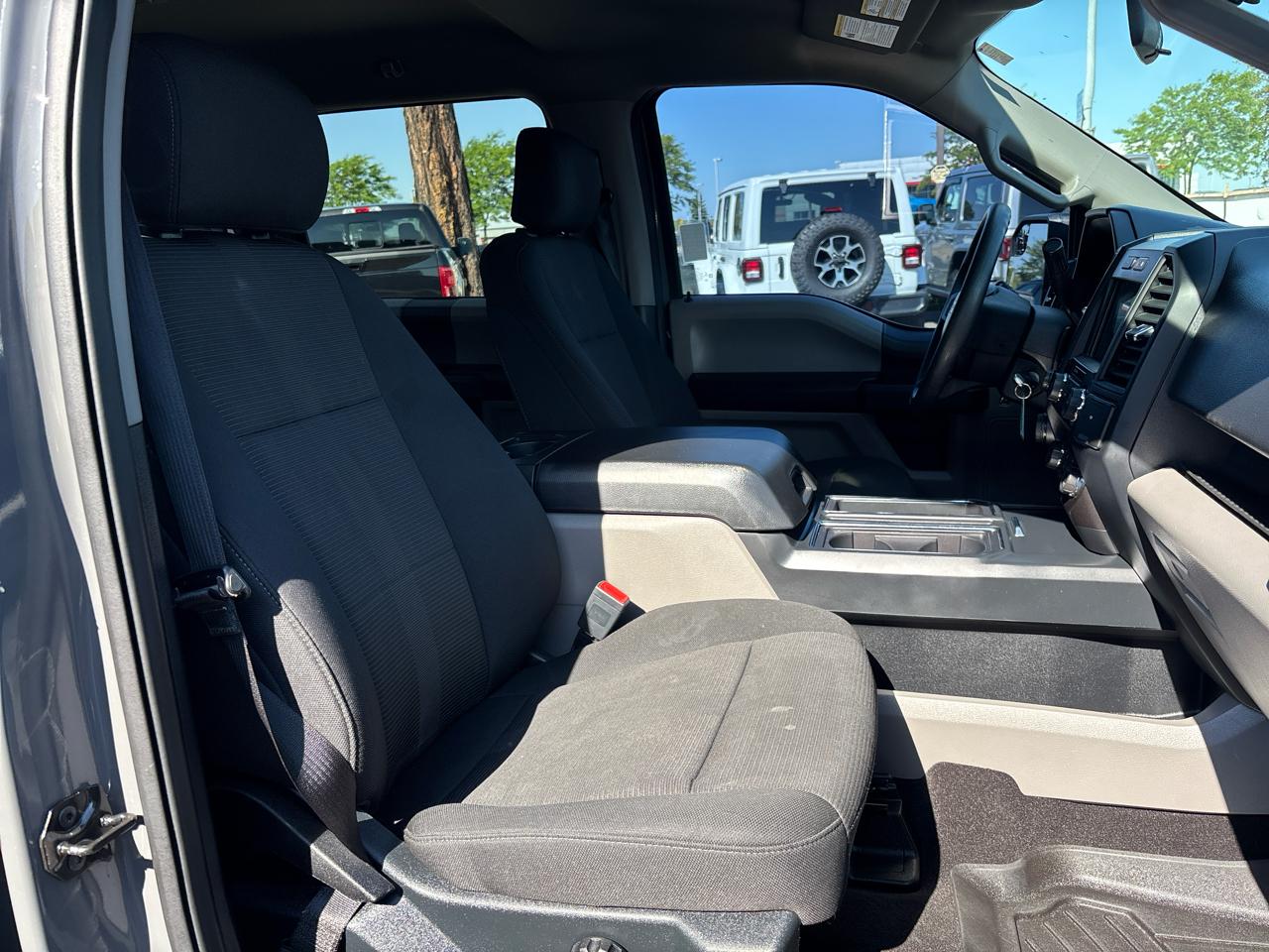 Ford F-150 4WD SuperCrew 145" STX 2020