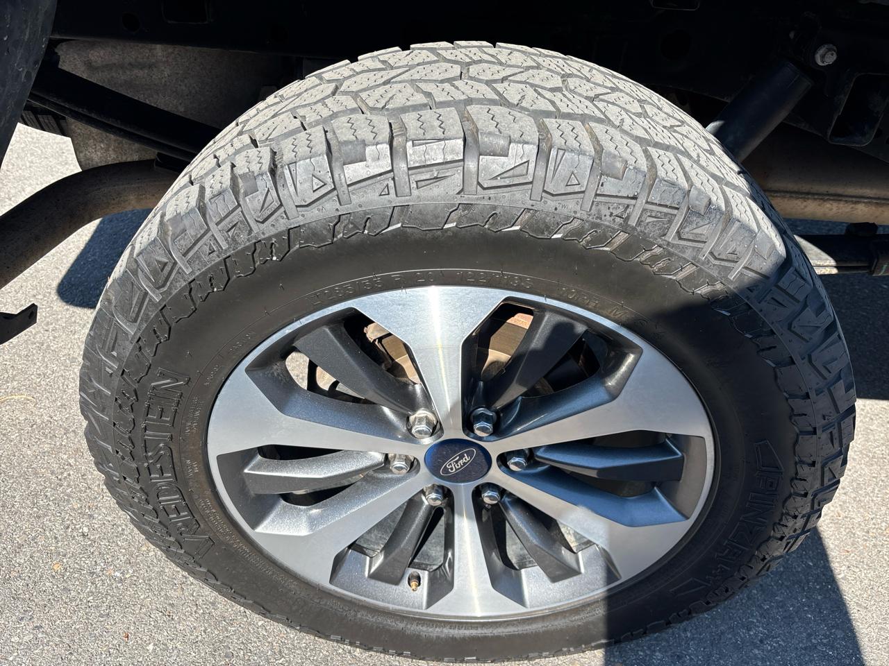 Ford F-150 4WD SuperCrew 145" STX 2020