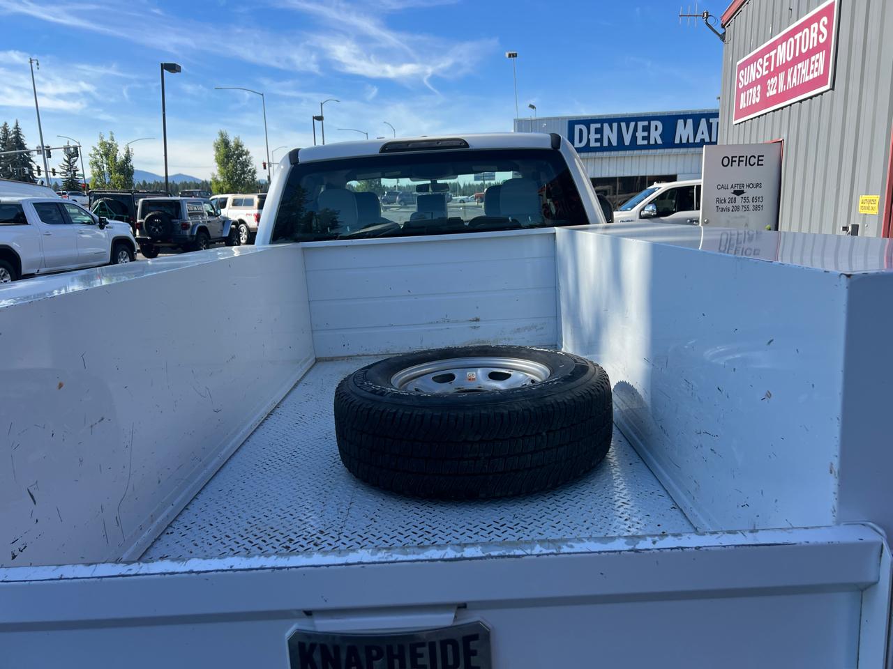 Ford Super Duty F-350 SRW XL 4WD SuperCab 8' Box 2017