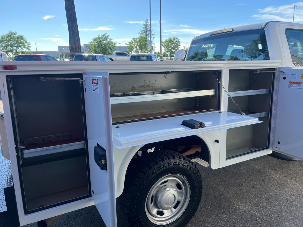 Ford Super Duty F-350 SRW XL 4WD SuperCab 8' Box 2017
