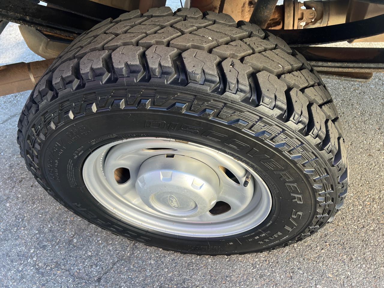 Ford Super Duty F-350 SRW XL 4WD SuperCab 8' Box 2017
