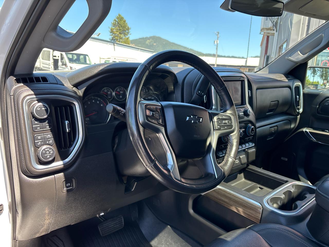 Chevrolet Silverado 1500 LTD 4WD Crew Cab 147" LT Trail Boss 2022