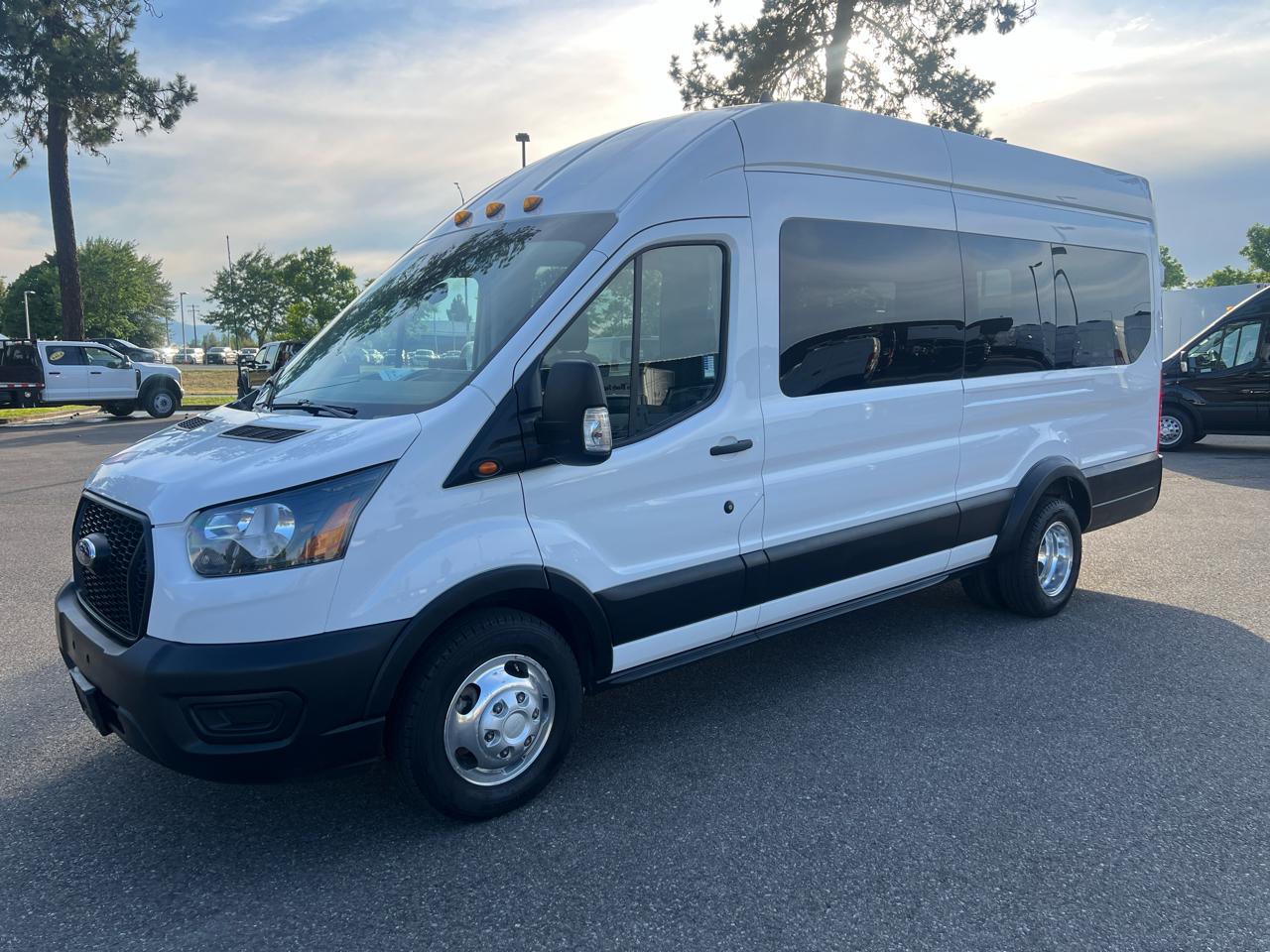 Ford Transit Passenger Wagon T-350 HD 148" EL High Roof XLT DRW AWD 2023