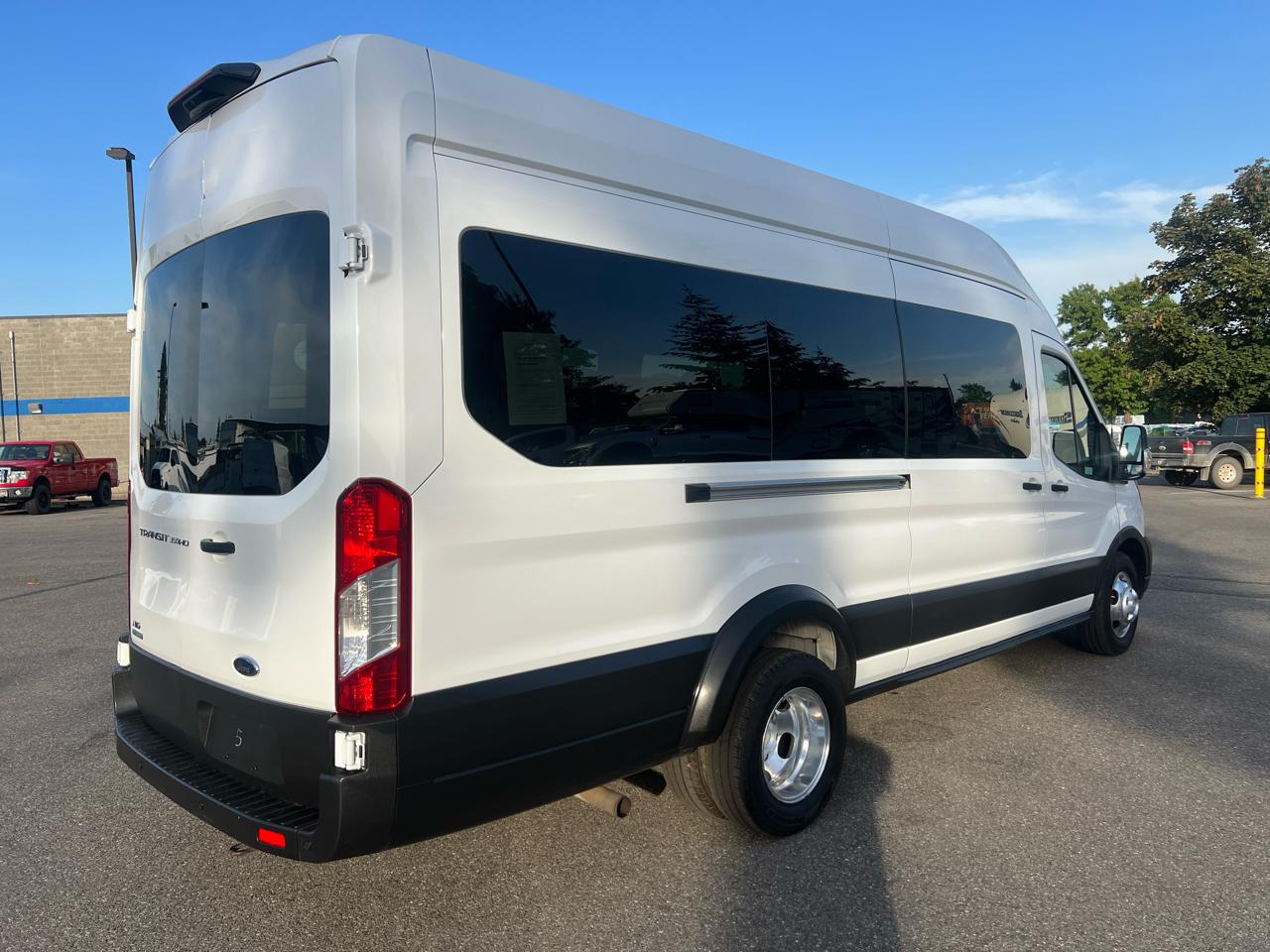 Ford Transit Passenger Wagon T-350 HD 148" EL High Roof XLT DRW AWD 2023