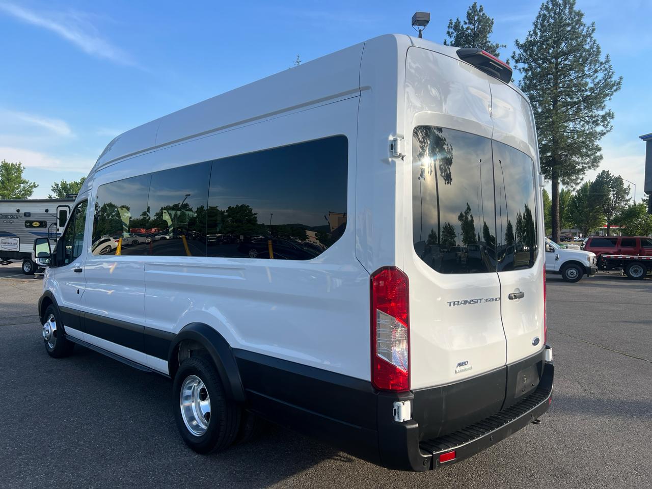 Ford Transit Passenger Wagon T-350 HD 148" EL High Roof XLT DRW AWD 2023