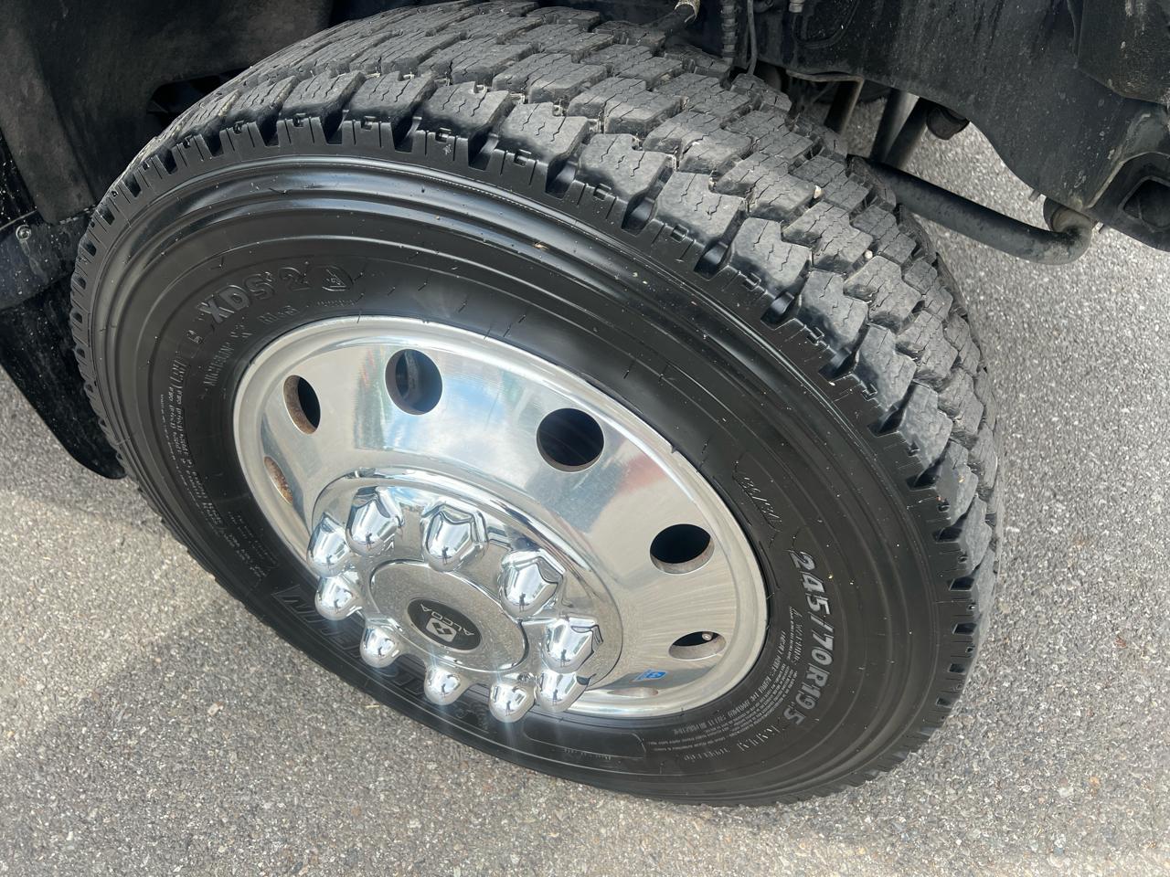 Ford Super Duty F-550 DRW XLT 4WD Crew Cab 203" WB 84" CA 2019