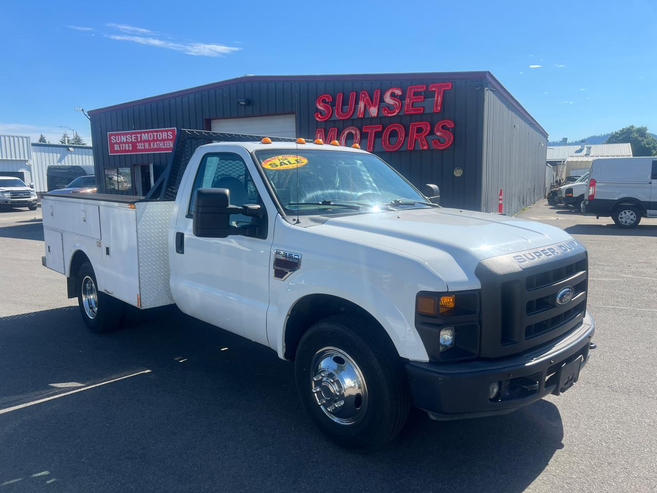 Ford Super Duty F-350 DRW 2WD Reg Cab 141" WB 60" CA XLT 2008