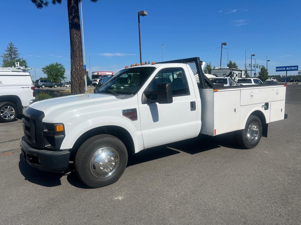 Ford Super Duty F-350 DRW 2WD Reg Cab 141" WB 60" CA XLT 2008