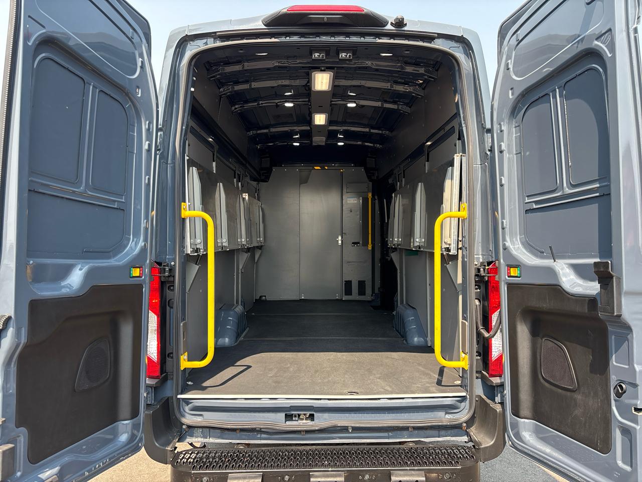 Ford Transit Cargo Van T-250 148" EL Hi Rf 9070 GVWR RWD 2021