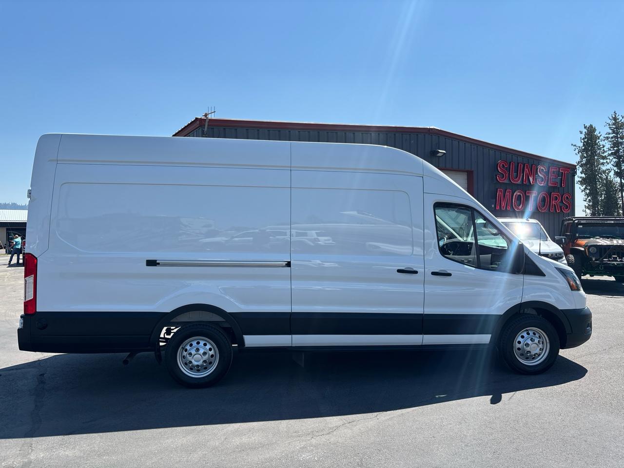Ford Transit Cargo Van T-250 148" EL Hi Rf 9070 GVWR AWD 2025
