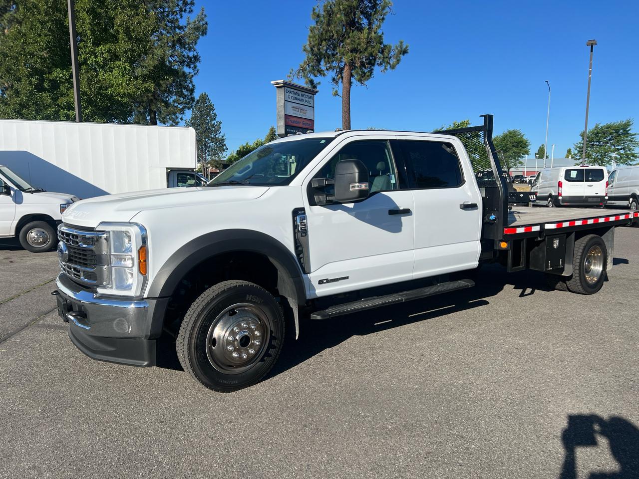 Ford Super Duty F-550 DRW XLT 4WD Crew Cab 203" WB 84" CA 2024
