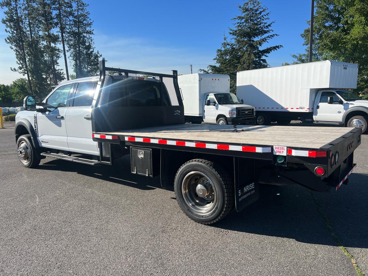 Ford Super Duty F-550 DRW XLT 4WD Crew Cab 203" WB 84" CA 2024