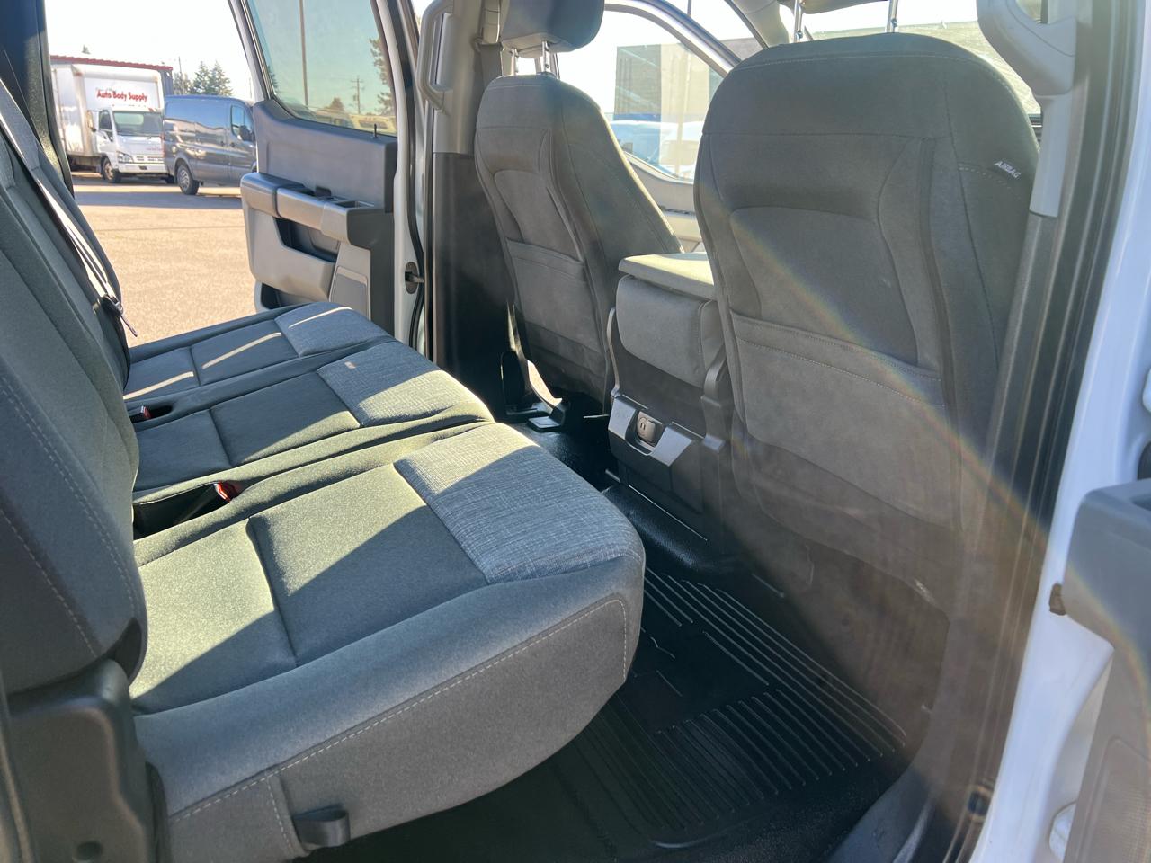 Ford Super Duty F-550 DRW XLT 4WD Crew Cab 203" WB 84" CA 2024