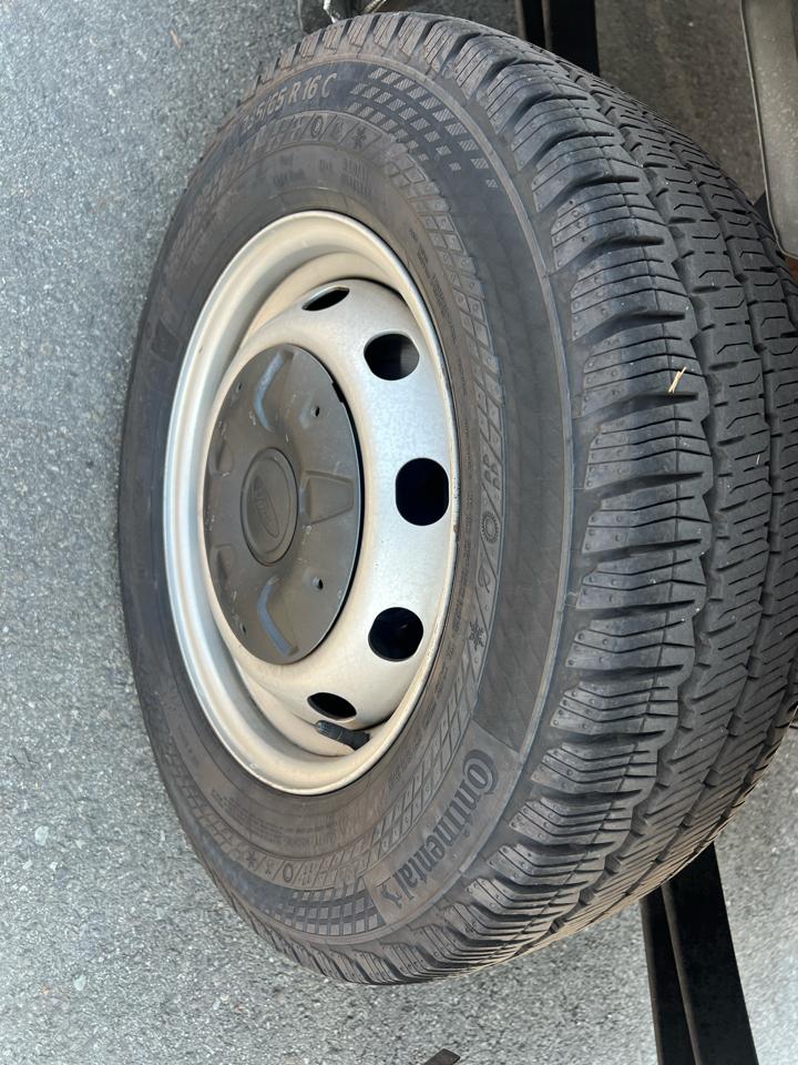 Ford Transit Van T-150 148" Low Rf 8600 GVWR Sliding RH Dr 2018