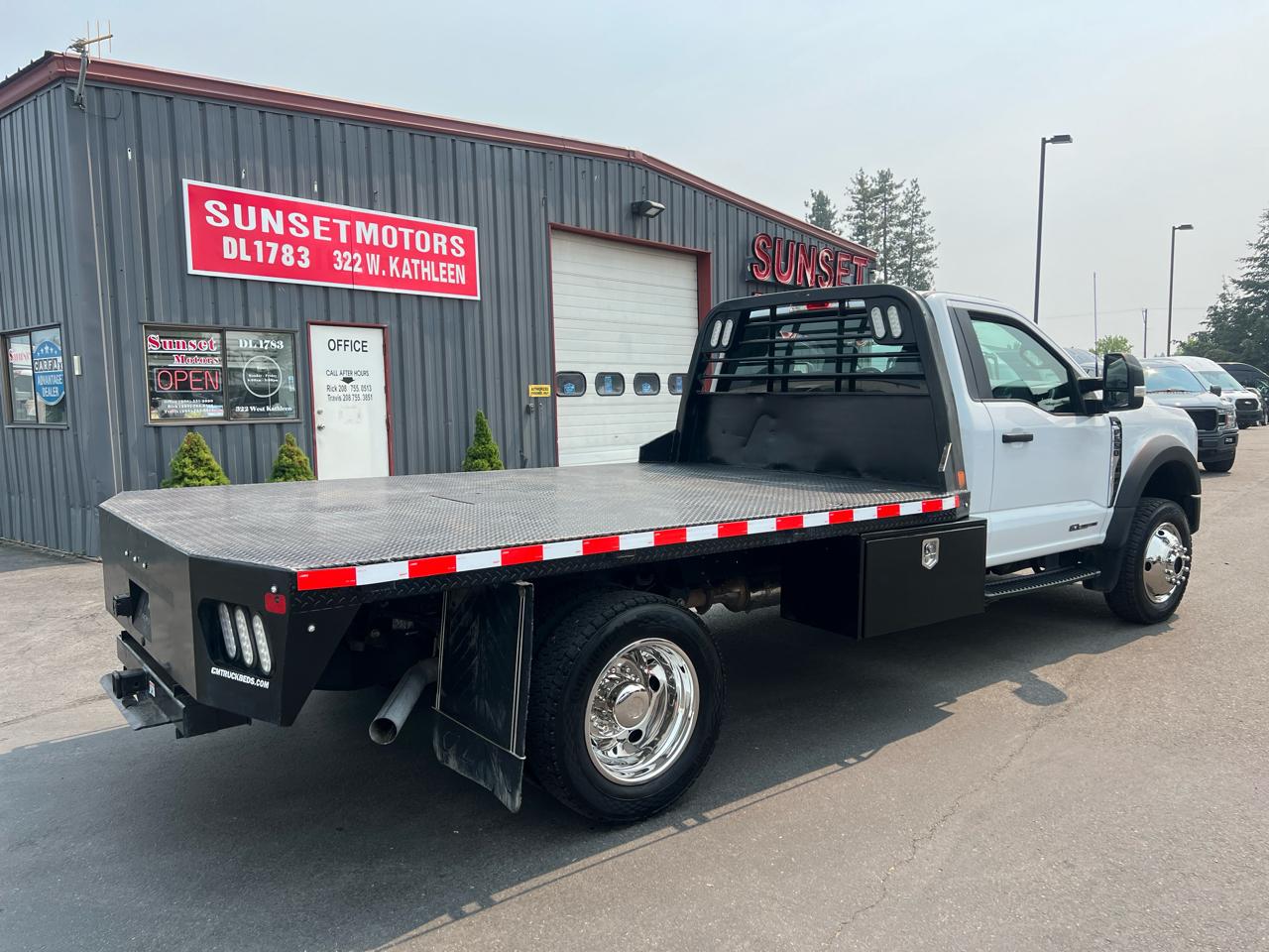 Ford Super Duty F-550 DRW XL 4WD Reg Cab 169" WB 84" CA 2024