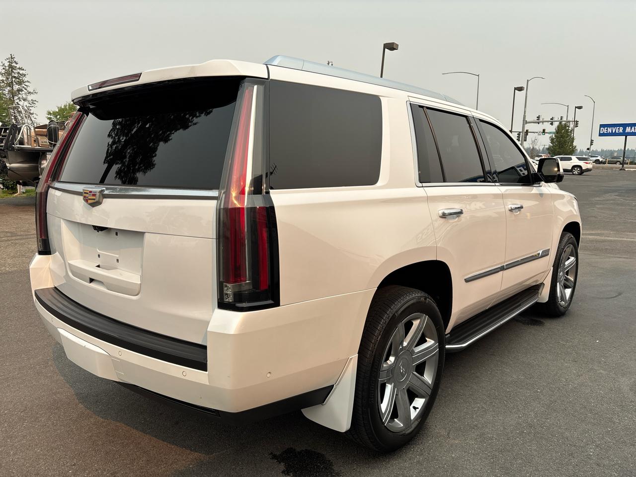 Cadillac Escalade 4WD 4dr Luxury 2017